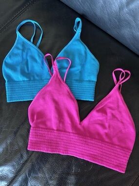 FREE PEOPLE X2 
SEAMS RIGHT BRALETTES
med/large
washed, never worn
NWOT